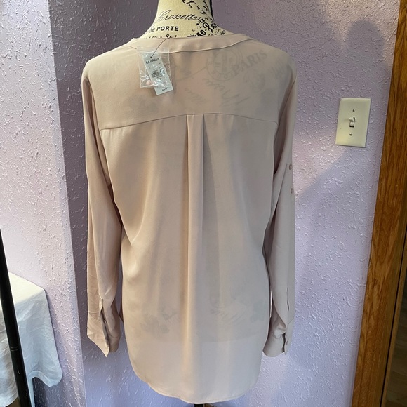 Express blouse-Sold - Picture 6 of 9